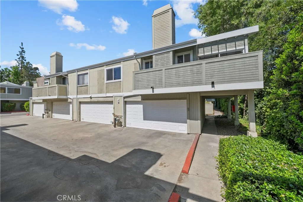 Additional image 2 of 22117 Burbank Blvd Unit 5, Woodland Hills, CA 91367