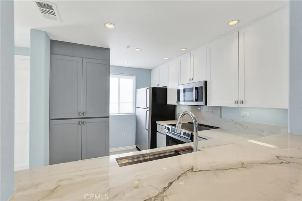 Additional image 53 of 2253 Martin #410, Irvine, CA 92612