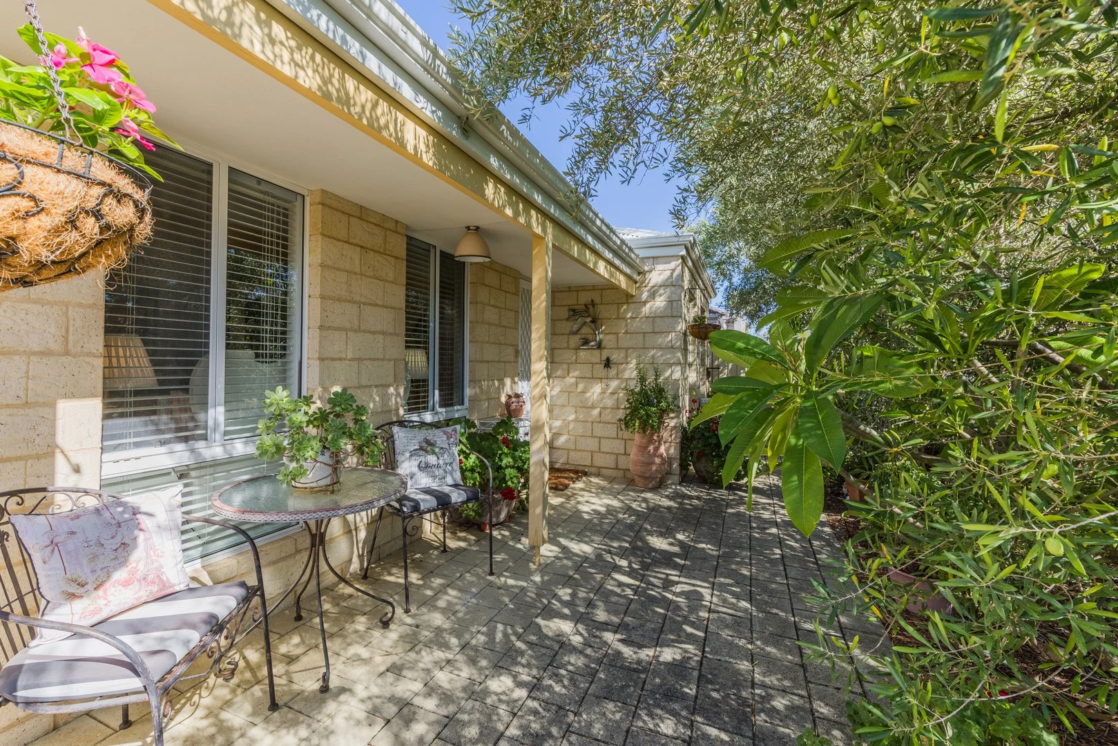 24 Bordeaux Parade, Piara Waters WA 6112