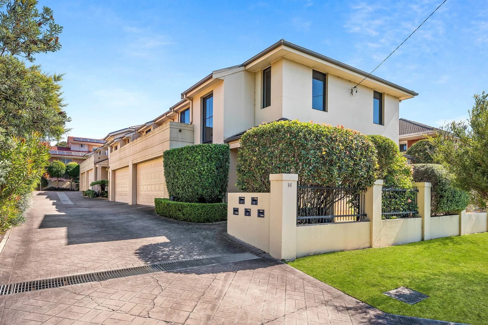 2/16 Matthews Street, Wollongong NSW 2500