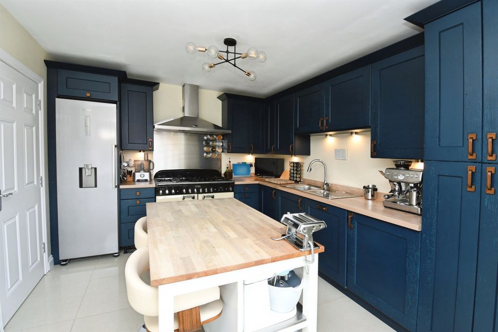 Additional image 2 of 5 bed detached house to rentClaudius Road, North Hykeham, Lincoln LN6