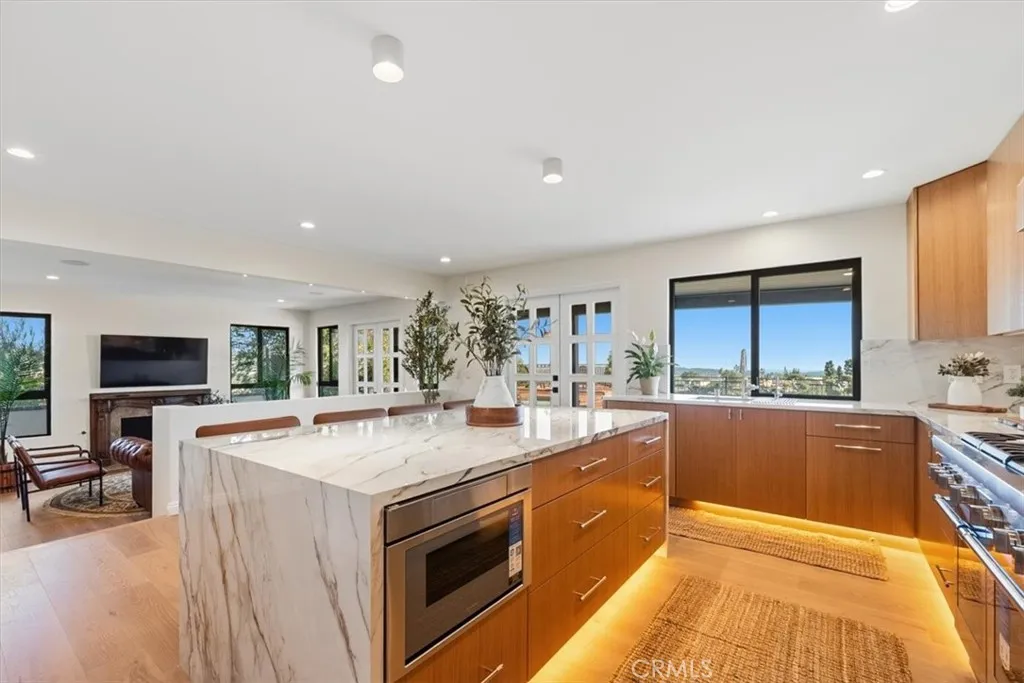 Additional image 104 of 834 Moorside Drive, Glendale, CA 91207