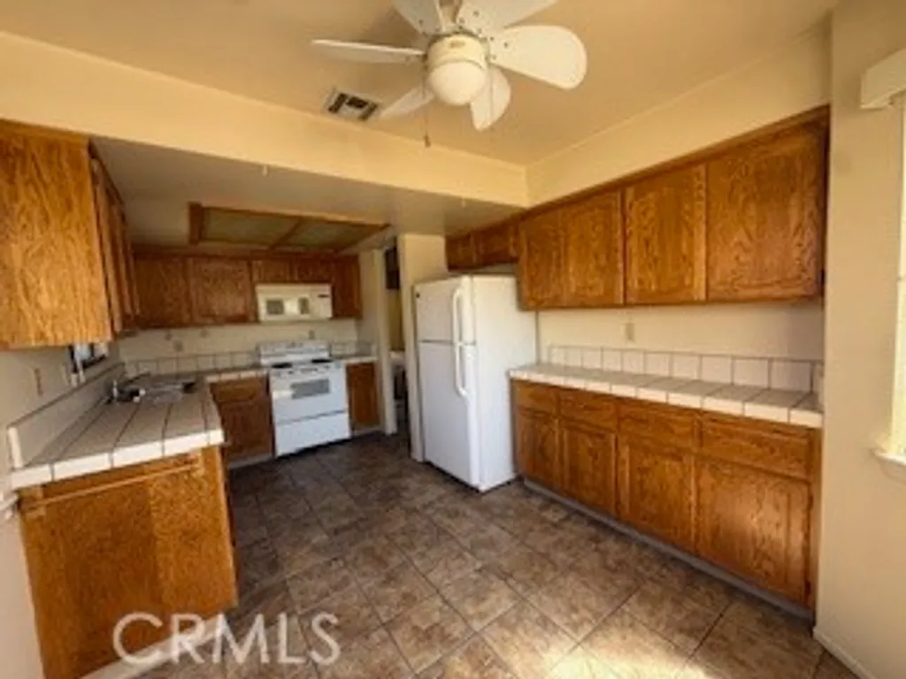 Additional image 9 of 19218 Elm Drive, Apple Valley, CA 92308