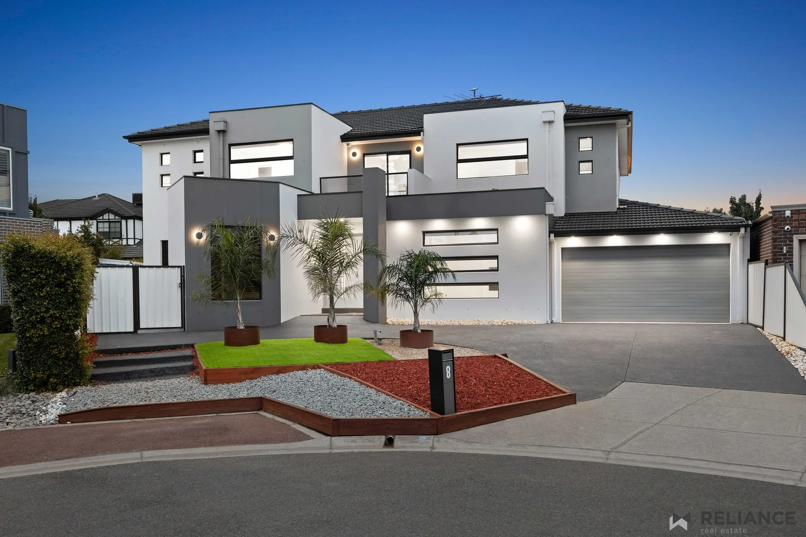 8 Hanson Court, Taylors Lakes VIC 3038