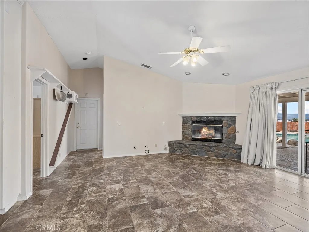 Additional image 9 of 16992 Joshua Rd, Apple Valley, CA 92307