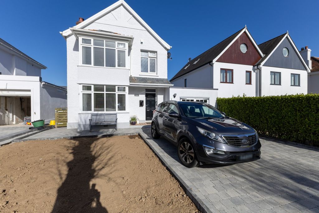 3 bed detached house to rentAvenue Beauvais, Ville Au Roi, St. Peter Port, Guernsey GY1