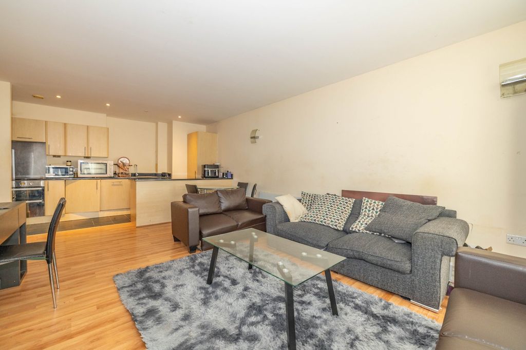 Additional image 2 of 2 bed flat for saleNew Dover Road, Canterbury, Kent CT1