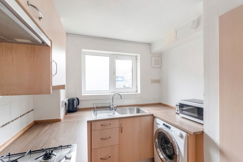 Additional image 11 of 2 bed flat to rentDouglas Street, Stirling FK8
