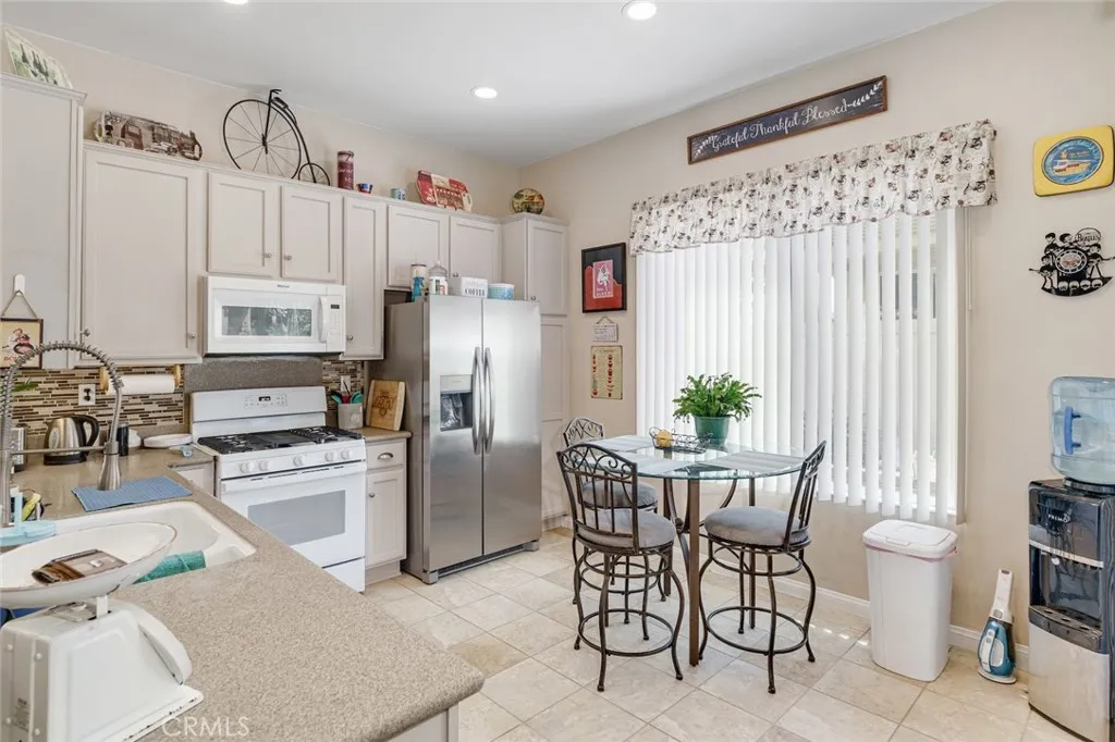 Additional image 8 of 19493 Tor Hill Ln, Apple Valley, CA 92308