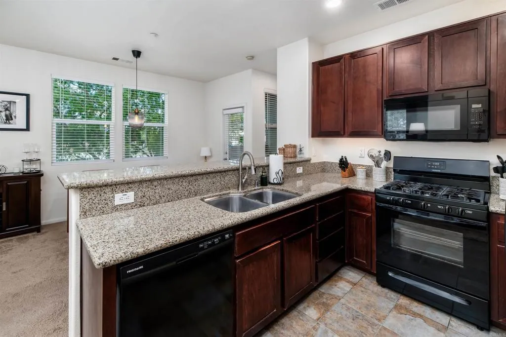 Additional image 47 of 451 Avenida De La Luna, Vista, CA 92083