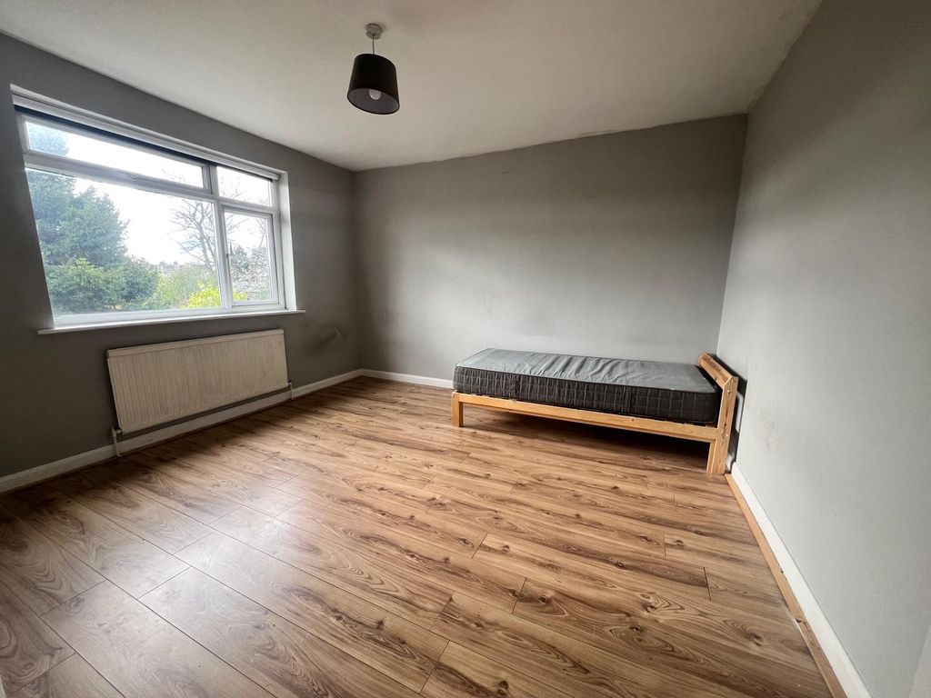 Additional image 11 of 5 bed shared accommodation to rentLinden Road, Luton LU4