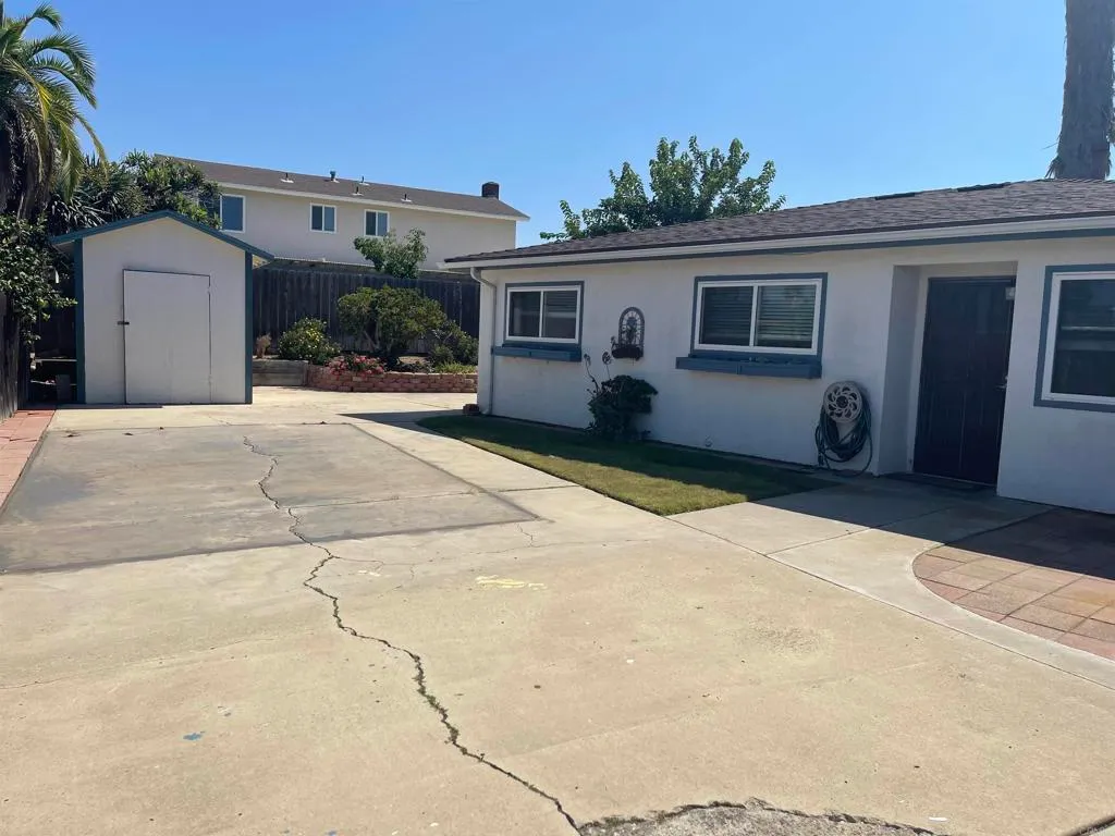 Additional image 77 of 5676 Chateau Dr, San Diego, CA 92117