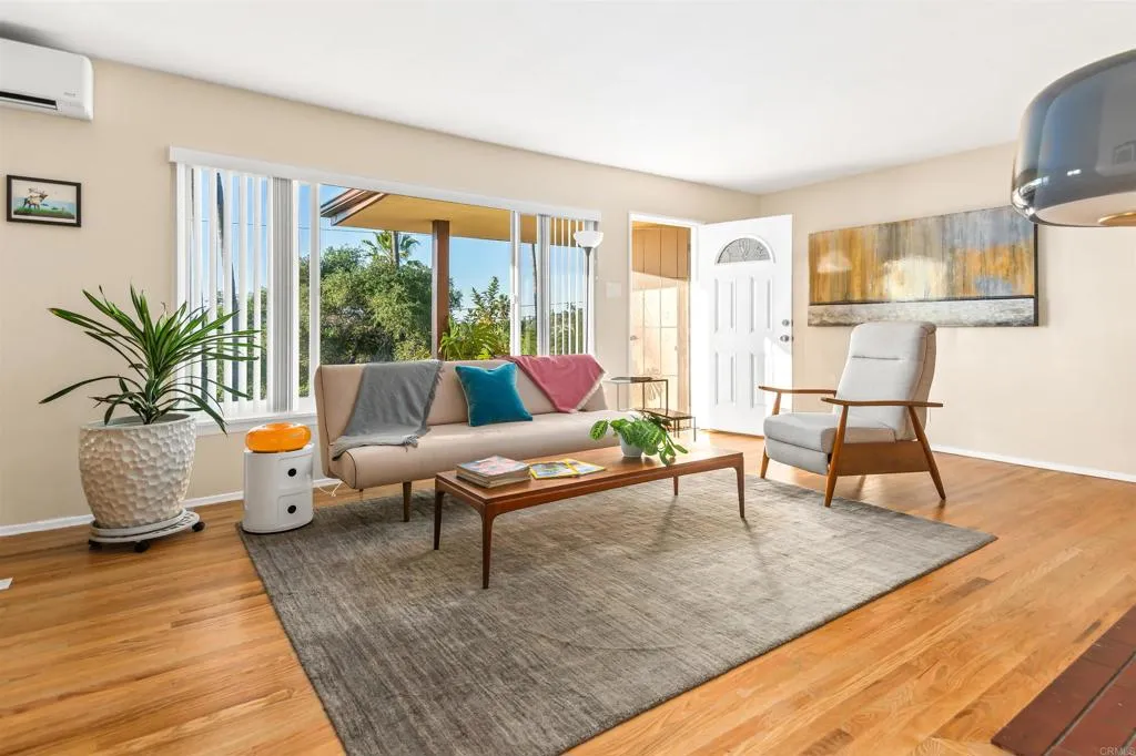 Additional image 2 of 471 Palm Drive, Vista, CA 92084