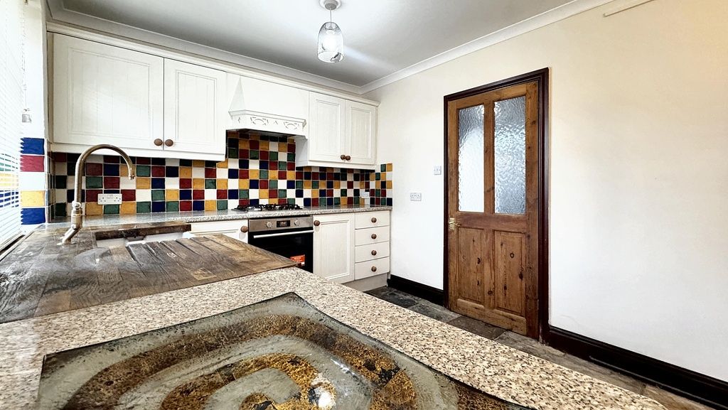 Additional image 9 of 3 bed semi-detached house to rentElborough Avenue, Bristol BS49