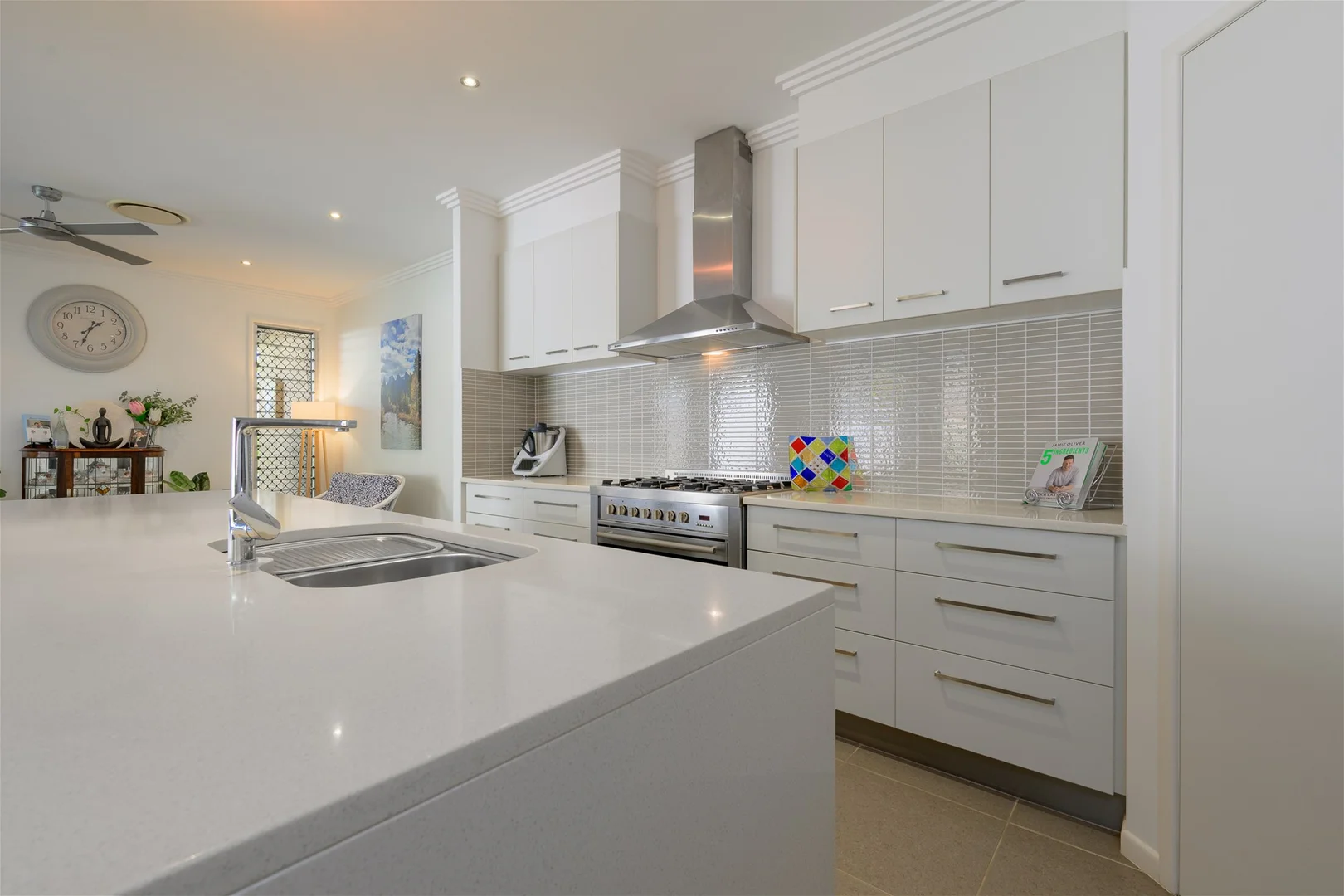 Additional image 2 of 2A Southern Cross Close, Telina QLD 4680
