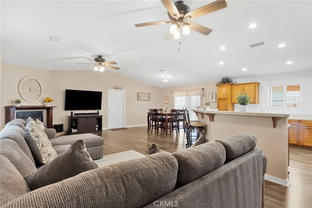 Additional image 8 of 21237 South Road, Apple Valley, CA 92307