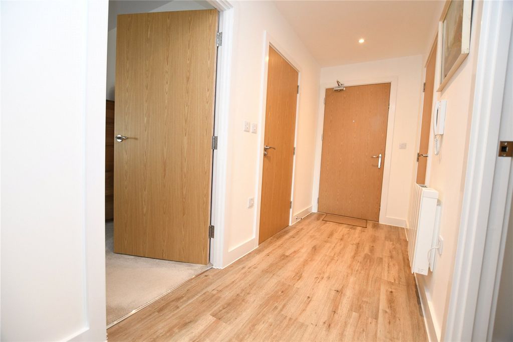 Additional image 6 of 2 bed flat to rentBeach Road, Weston-Super-Mare, North Somerset BS23