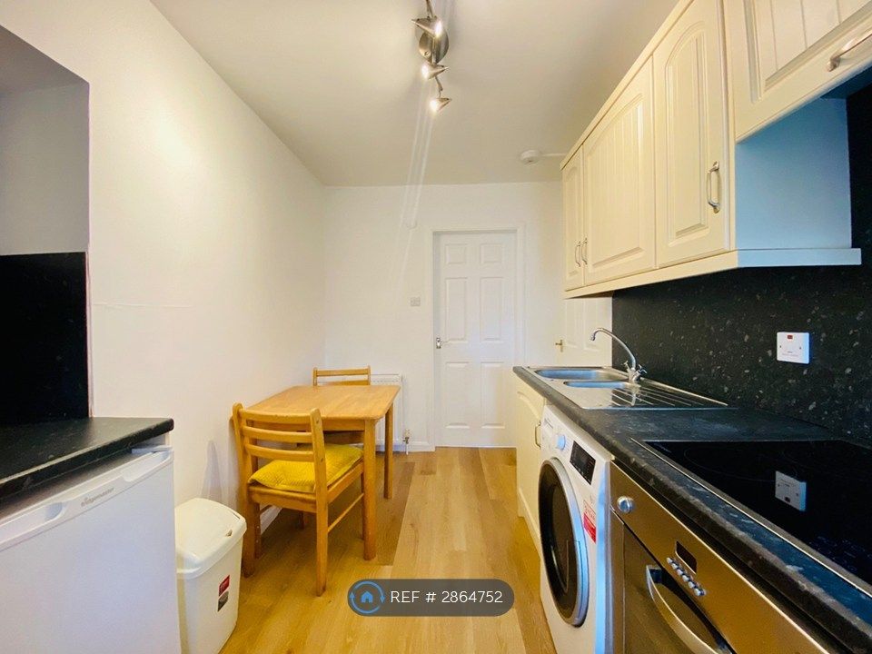 Additional image 4 of Studio to rentGalloway St, Dumfries DG2