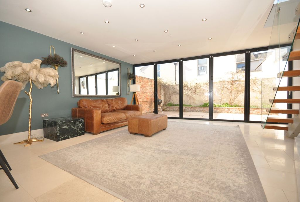 Additional image 5 of 2 bed semi-detached house to rentChapel Lane, Cheltenham GL50
