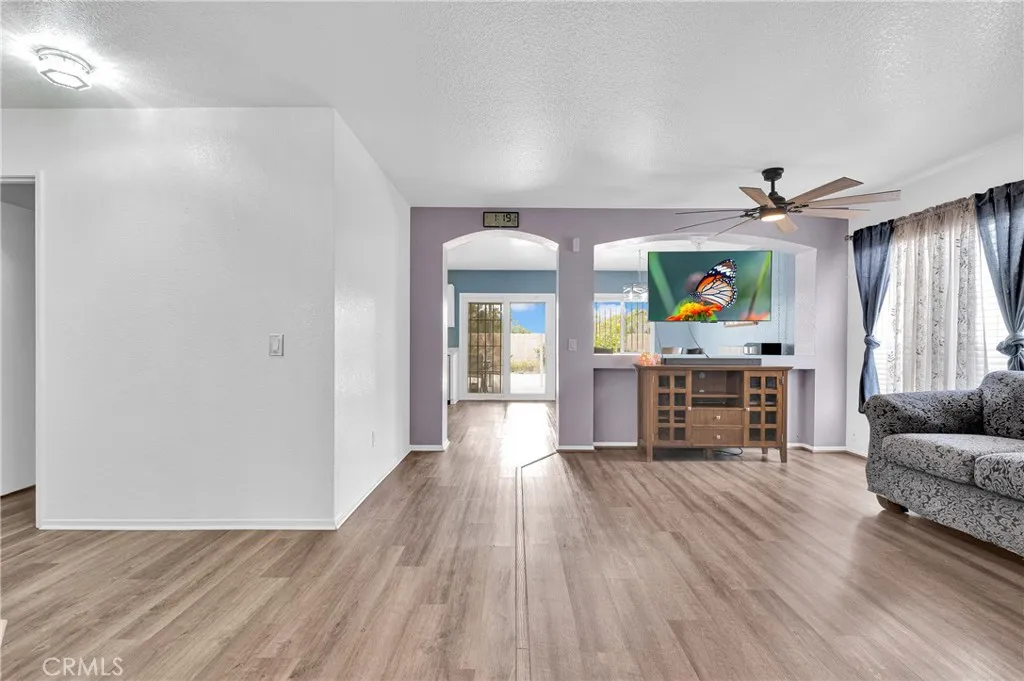 14325 Katie Dr, Adelanto, CA 92301 photo 5