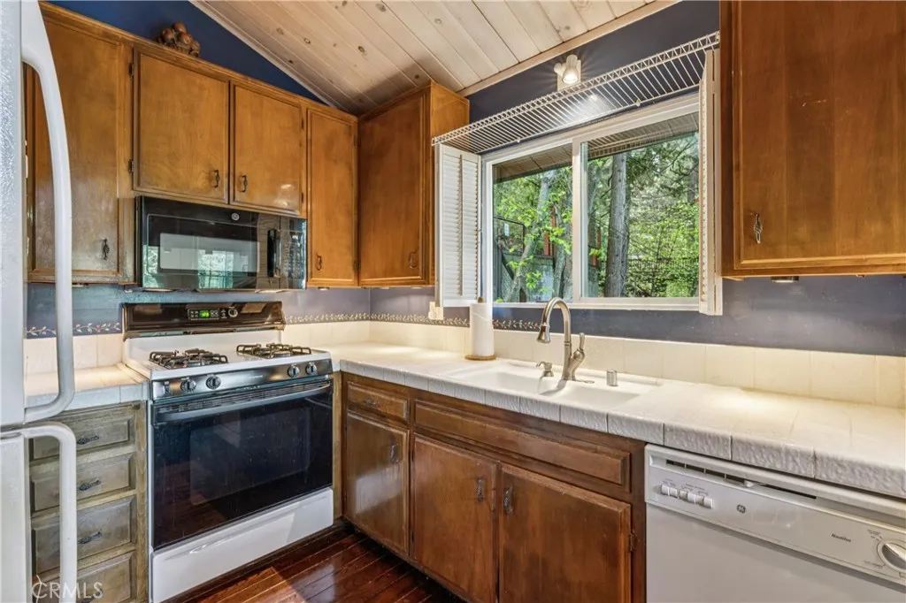 Additional image 72 of 717 Oakmont Lane, Lake Arrowhead, CA 92352