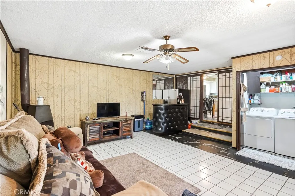 Additional image 13 of 10153 Debra Avenue, North Hills, CA 91343