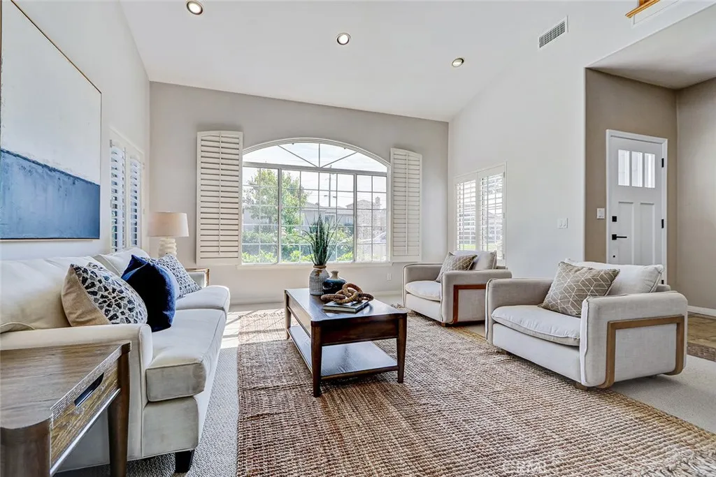 Additional image 3 of 2101 Lynngrove Dr, Manhattan Beach, CA 90266