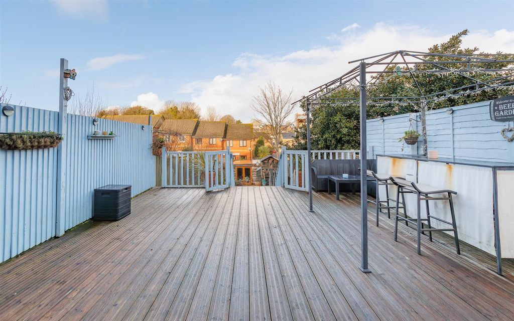 Additional image 21 of 4 bed semi-detached house for saleCowes, Isle Of Wight PO31