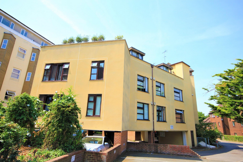 St. Giles Close, Reading, Berkshire RG1