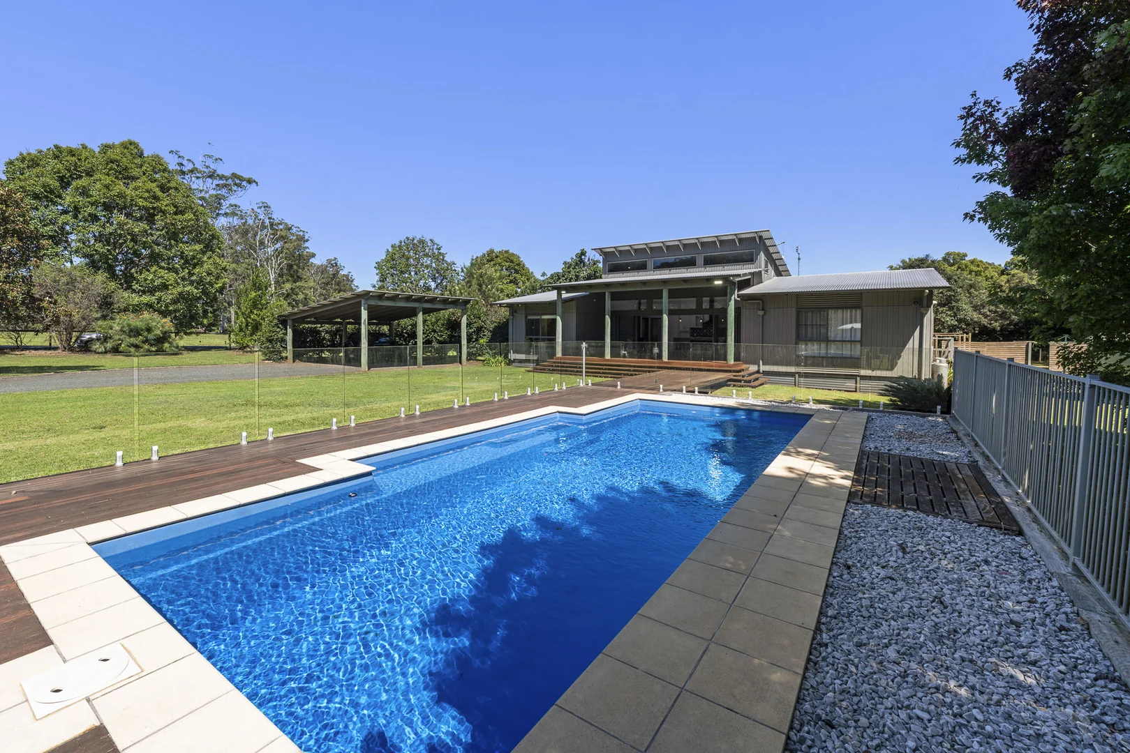 6 Perry Road, Cabarlah QLD 4352
