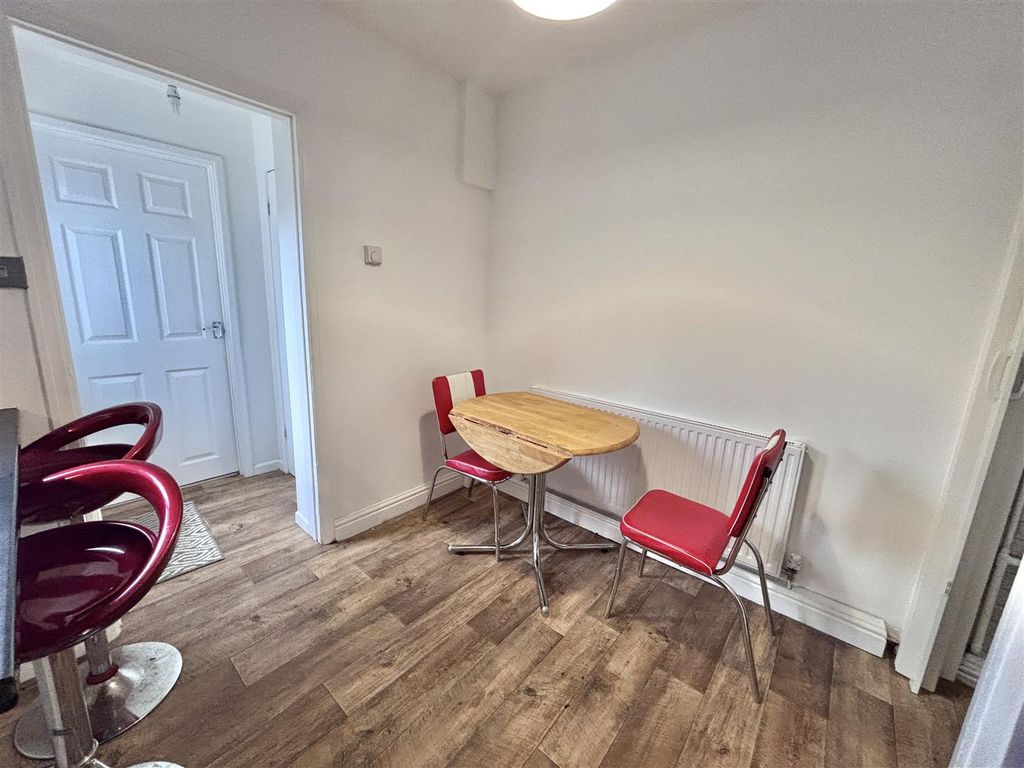 Additional image 4 of 3 bed end terrace house to rentDobell Road, St. Austell PL25