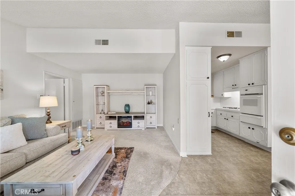 Additional image 6 of 19163 Avenue Of The Oaks Unit A, Newhall, CA 91321