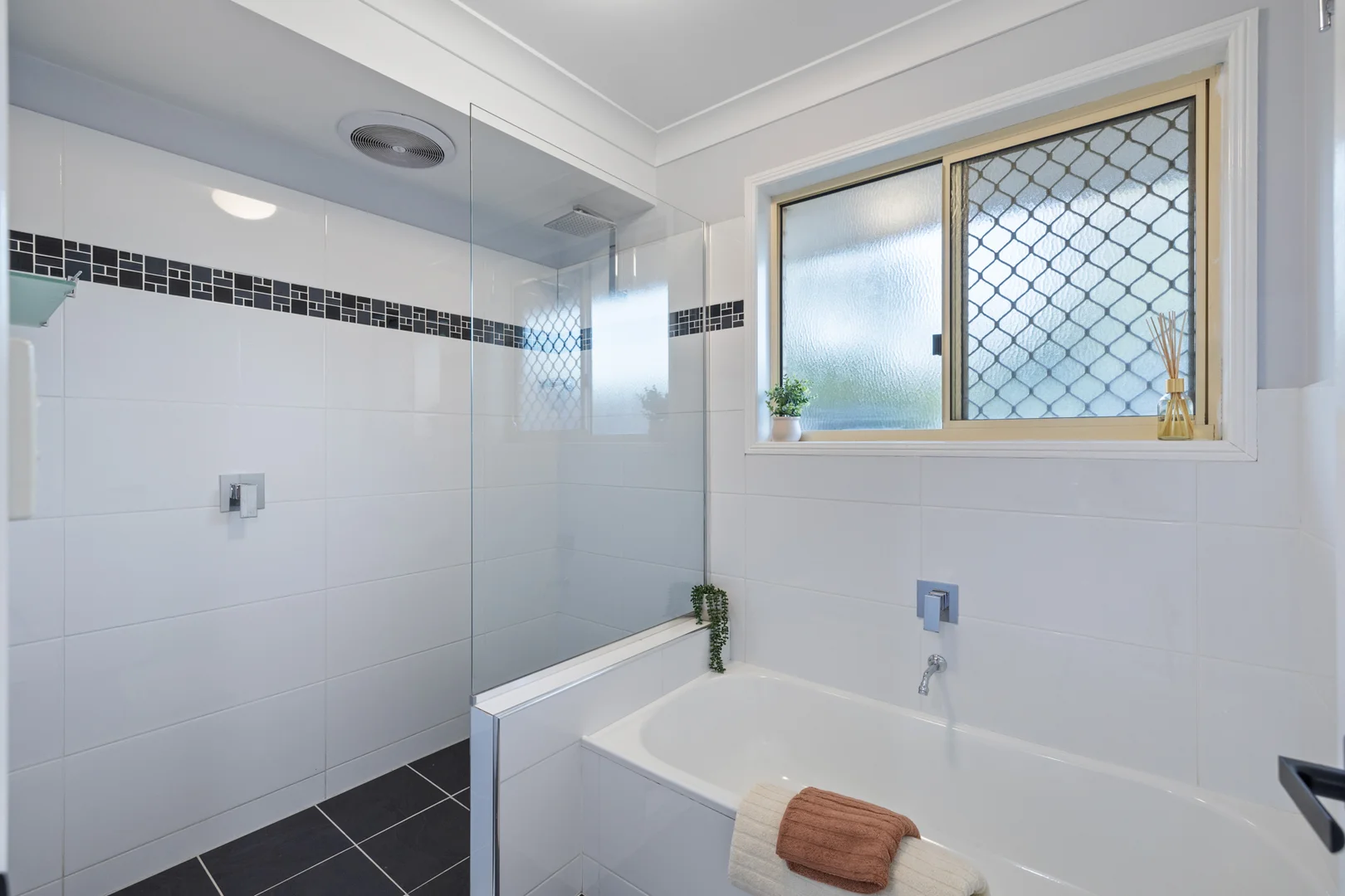 Additional image 20 of 11 Carisbrooke Court, Birkdale QLD 4159