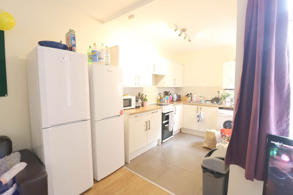 Additional image 5 of 6 bed shared accommodation to rentThompson Road, Sheffield S11