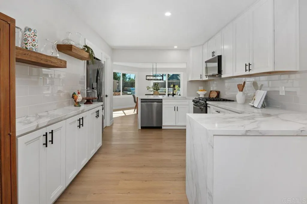 Additional image 10 of 4185 Combe Way, San Diego, CA 92122