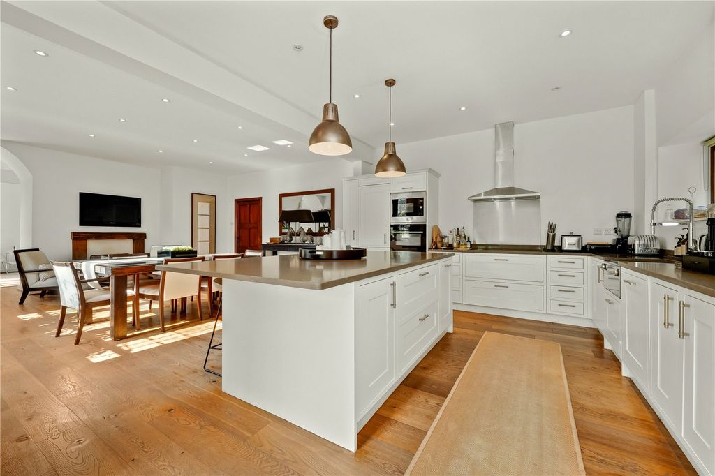 Additional image 5 of 8 bed detached house to rentYaffle Road, Weybridge KT13
