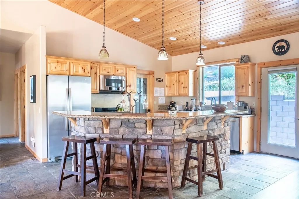 Additional image 13 of 43628 Yosemite Drive, Big Bear Lake, CA 92315