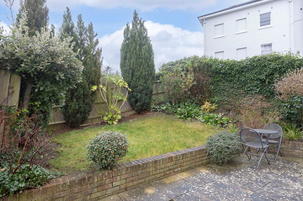 Additional image 8 of 1 bed flat to rentParabola Road, Cheltenham GL50