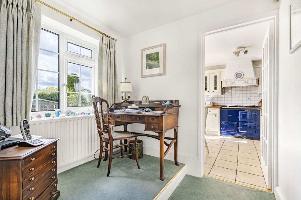 Additional image 10 of 2 bed detached house to rentDowns Lane, Leatherhead KT22