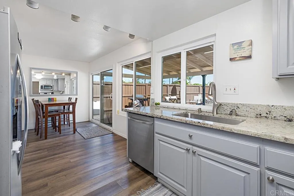 Additional image 9 of 5676 Chateau Dr, San Diego, CA 92117