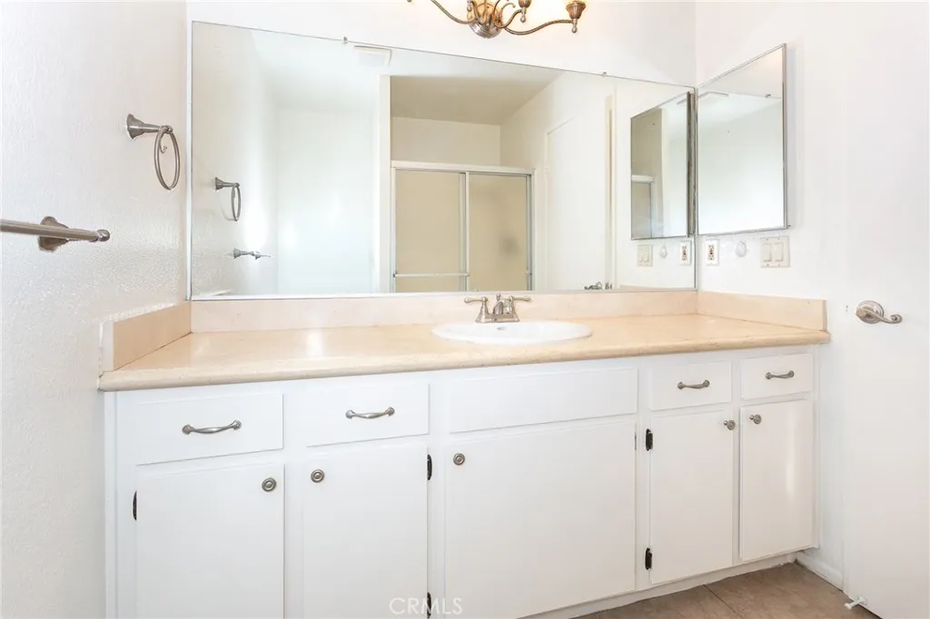 Additional image 18 of 221 S Oak Knoll Avenue Unit 202, Pasadena, CA 91101