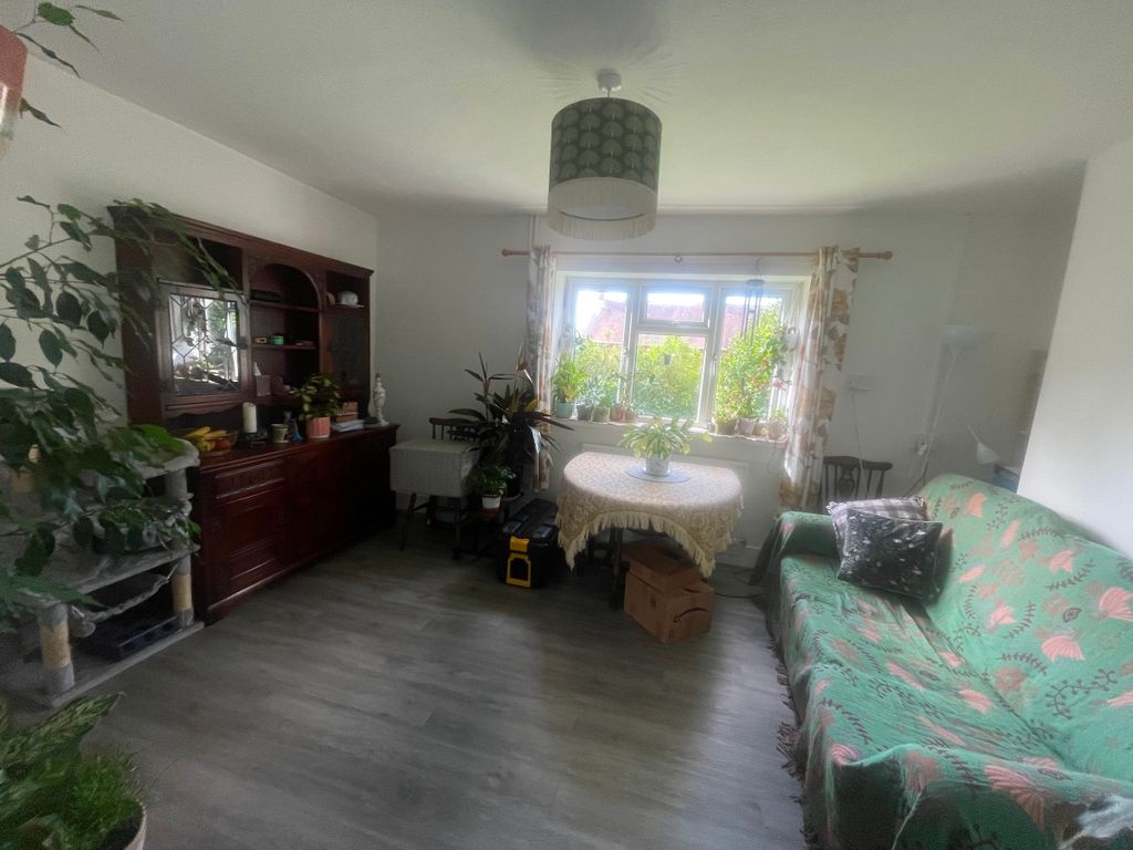Additional image 4 of 3 bed semi-detached house to rentMaes Yr Haf, Pwll, Llanelli SA15