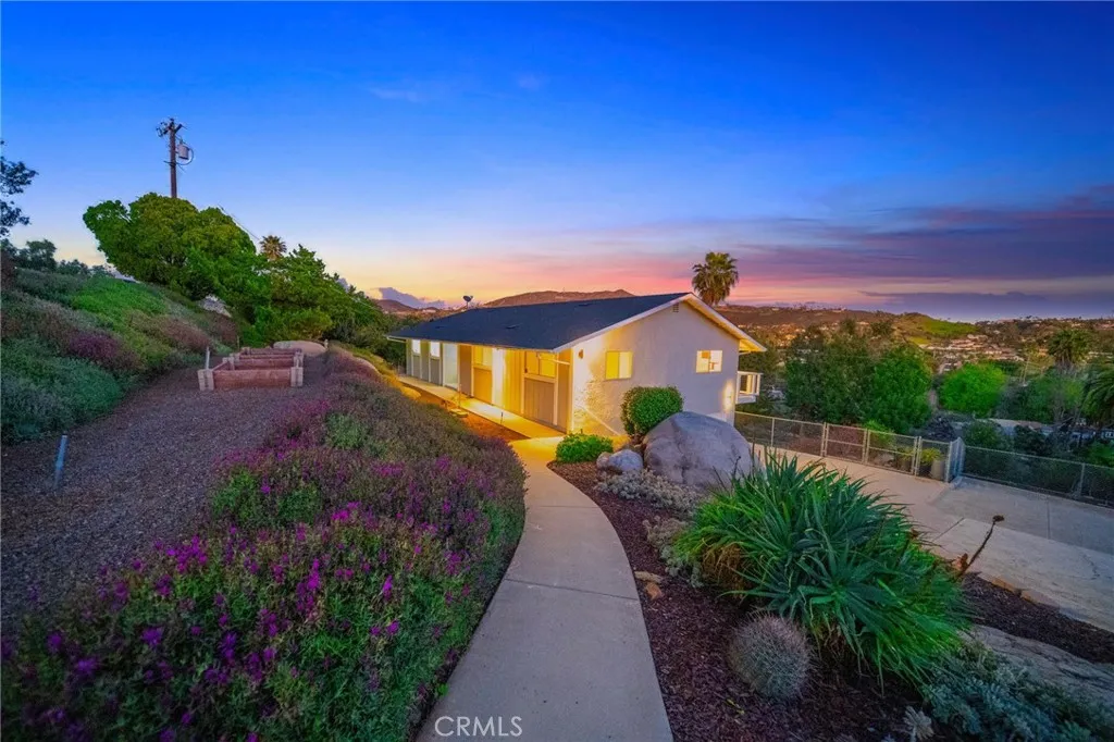 358 Sunrise Circle, Vista, CA 92084