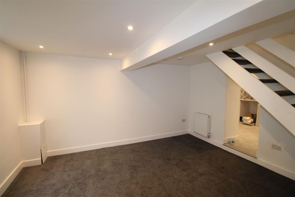 Additional image 4 of 3 bed semi-detached house to rentPenygraig Road Tonypandy, Tonypandy CF40