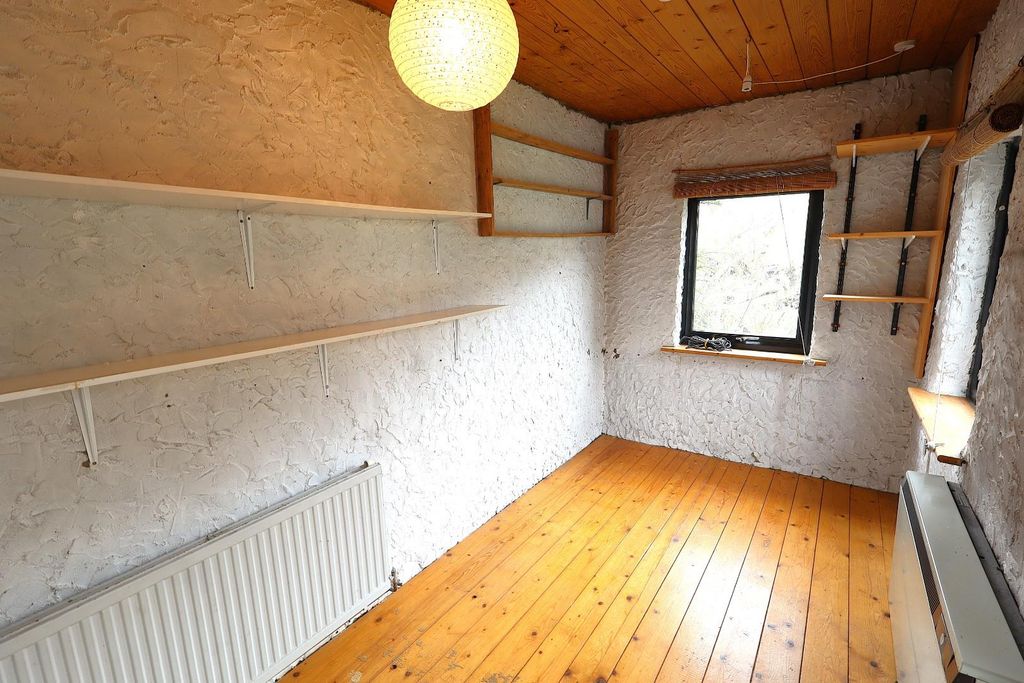 Additional image 9 of 3 bed end terrace house to rentGammons Lane, Watford WD24