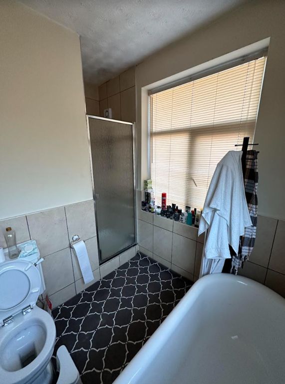 Additional image 5 of 6 bed semi-detached house to rentGloucester Road North, Bristol BS7