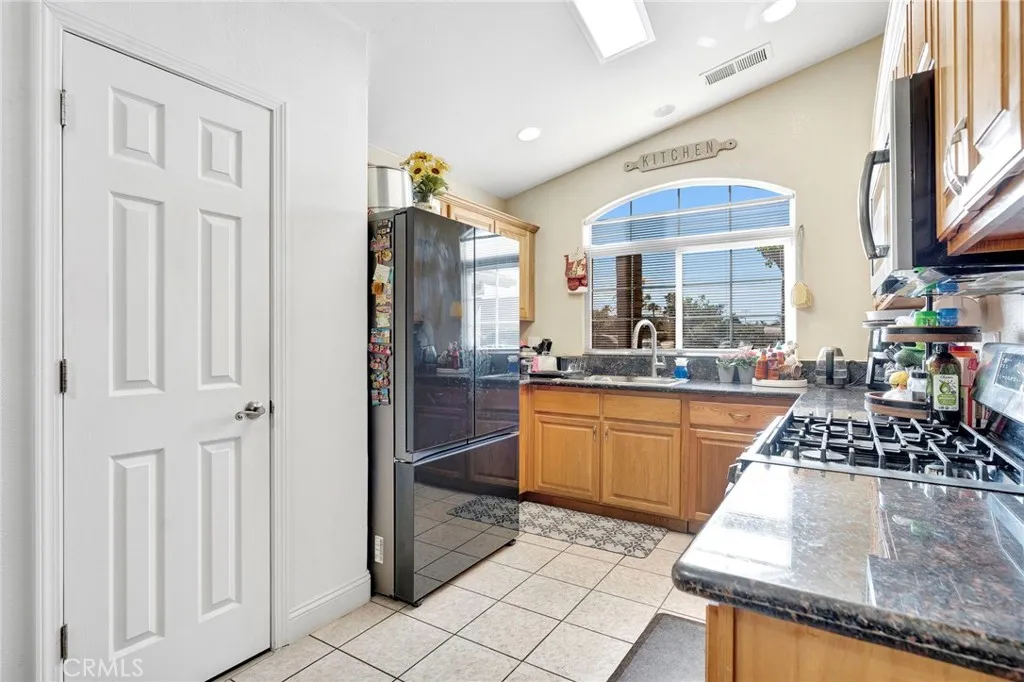 Additional image 12 of 980 Redwood St, Parlier, CA 93648