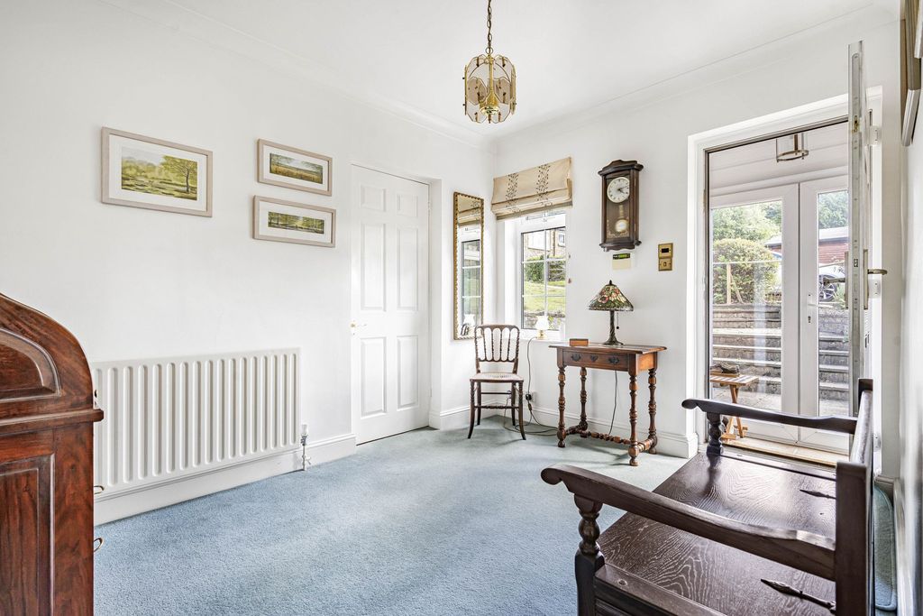 Additional image 9 of 2 bed detached house to rentDowns Lane, Leatherhead KT22