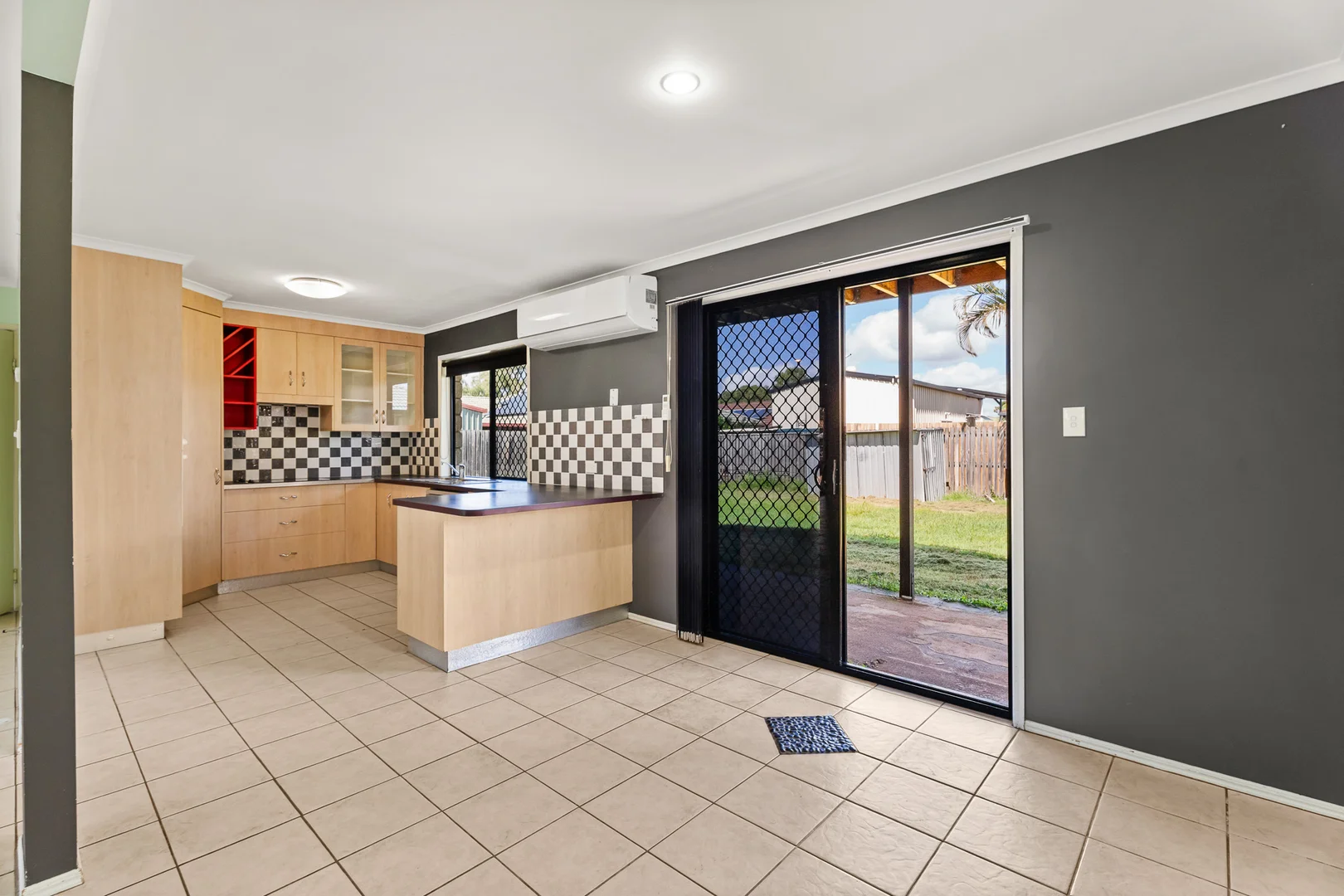 Additional image 3 of 6 Wyuna Court, Urangan QLD 4655