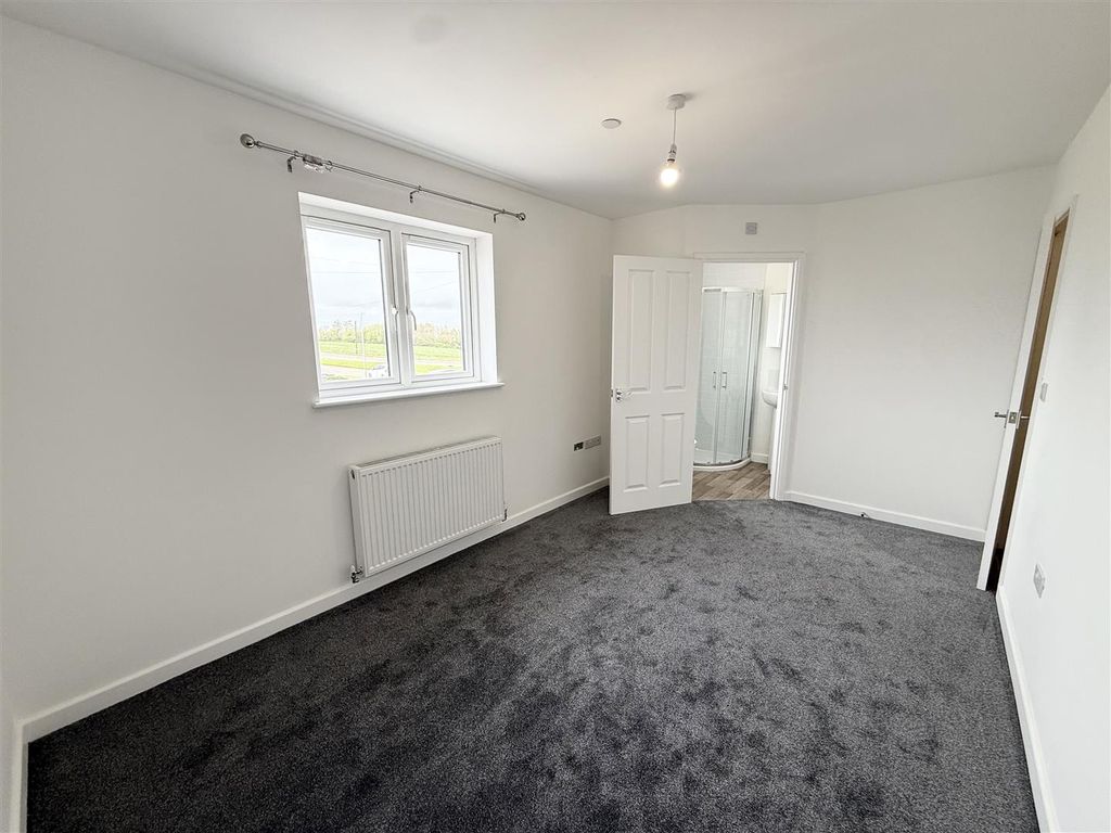 Additional image 8 of 3 bed property to rentStranraer Avenue, Pennar, Pembroke Dock SA72